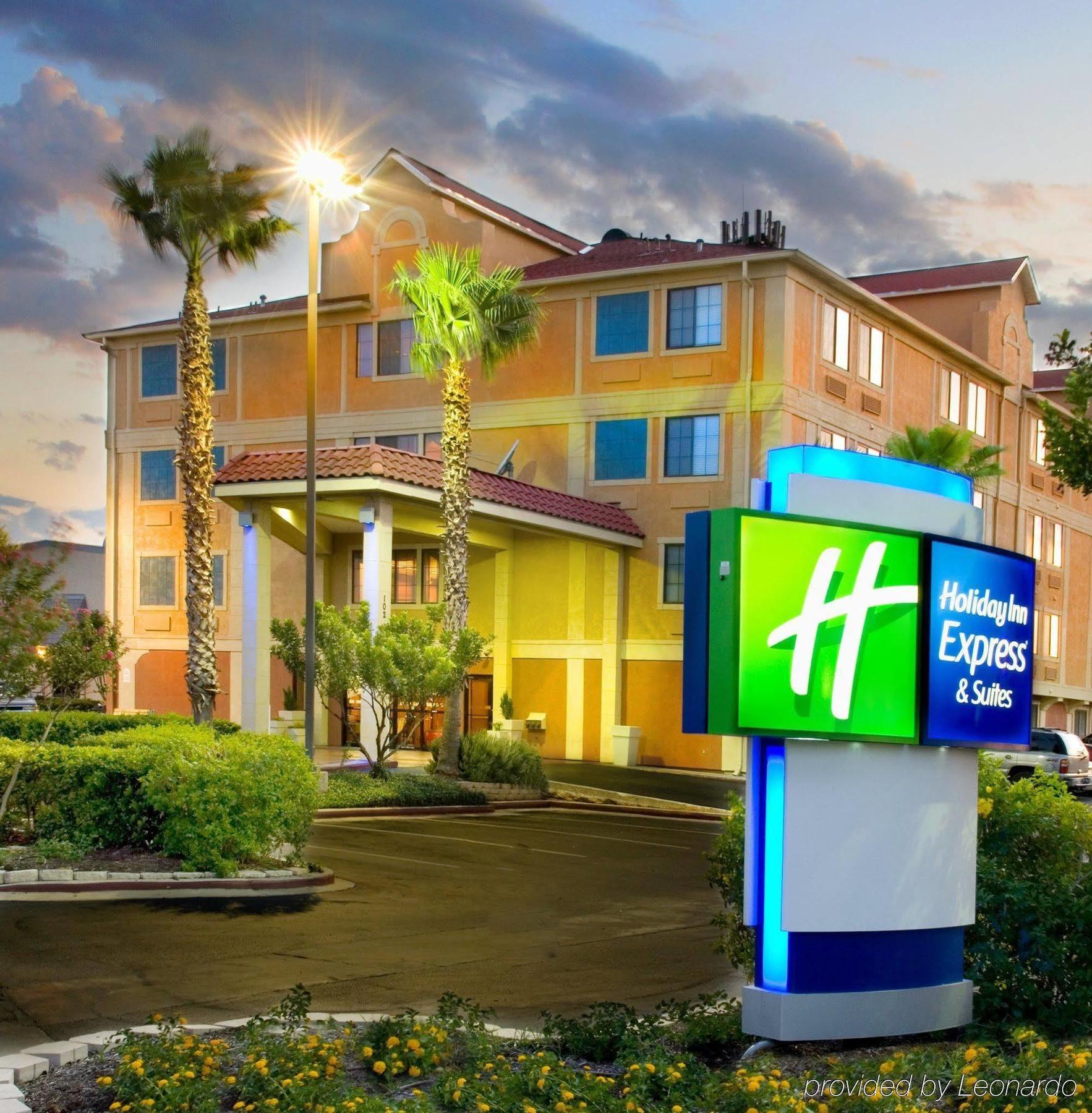 Holiday Inn Express & Suites San Antonio - Downtown Market Area By Ihg Luaran gambar